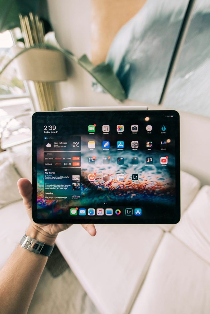 Jaki tablet na studia? Jak wybrać tablet w 2025?