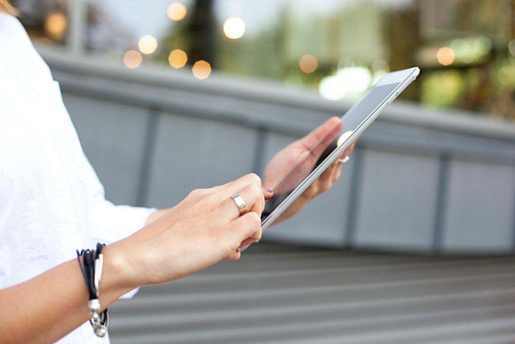 Jaki tablet na studia? Jak wybrać tablet w 2025?