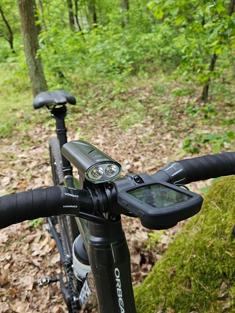Zestaw lampek rowerowych Montis MT107