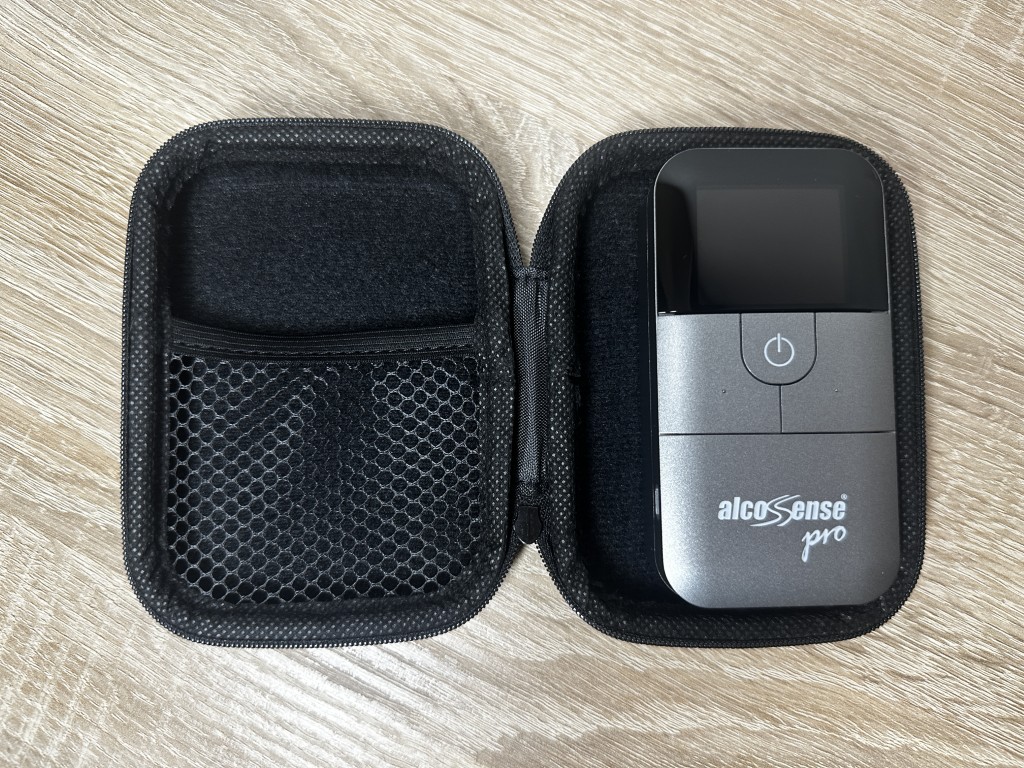 alcosense pro w etui Srednie AlcoSense Pro - najlepszy alkomat do własnego użytku?