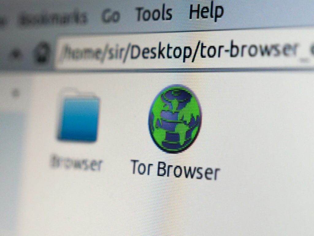 Czym jest darknet i kto może z niego korzystać? Fakty i mity