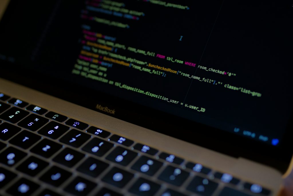 Czym jest darknet i kto może z niego korzystać? Fakty i mity