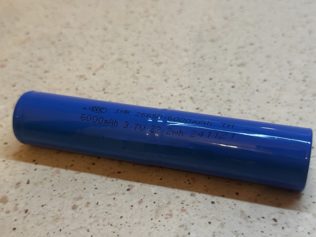 Montis MT160 akumulator