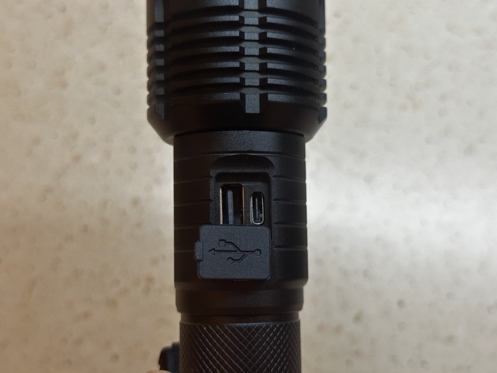 Montis MT160 złącza
