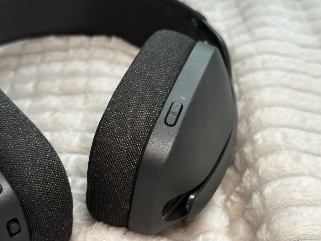 Logitech Zone Vibe 100 prawa muszla