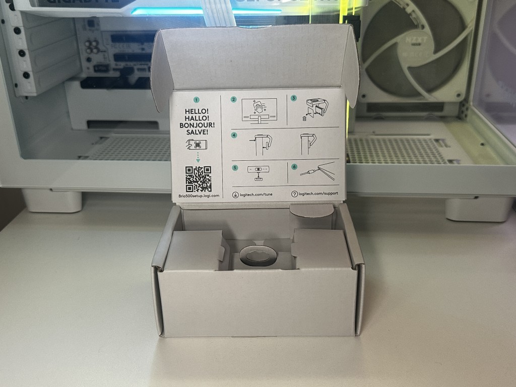 Logitech Brio 500 opakowanie wnętrze