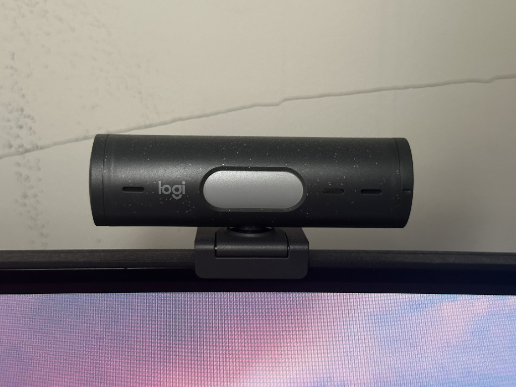 Logitech Brio 500 zakryta