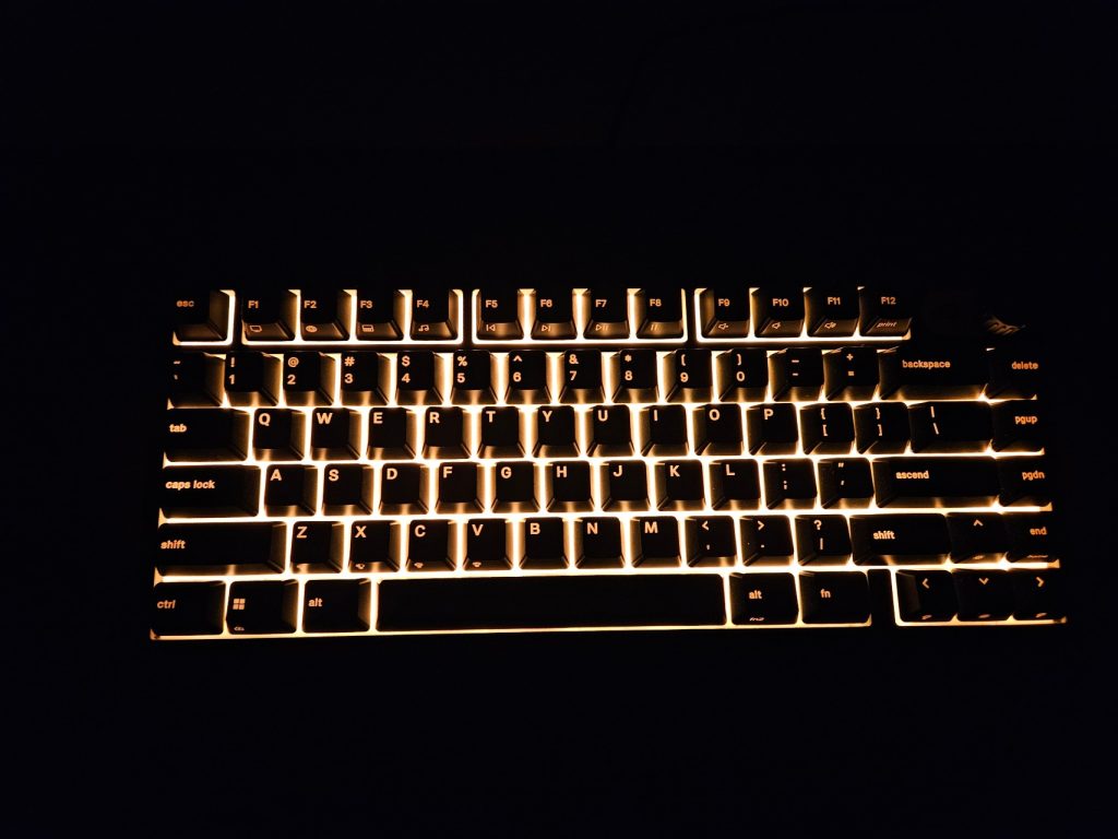 GLORIOUS GMBK 75%
