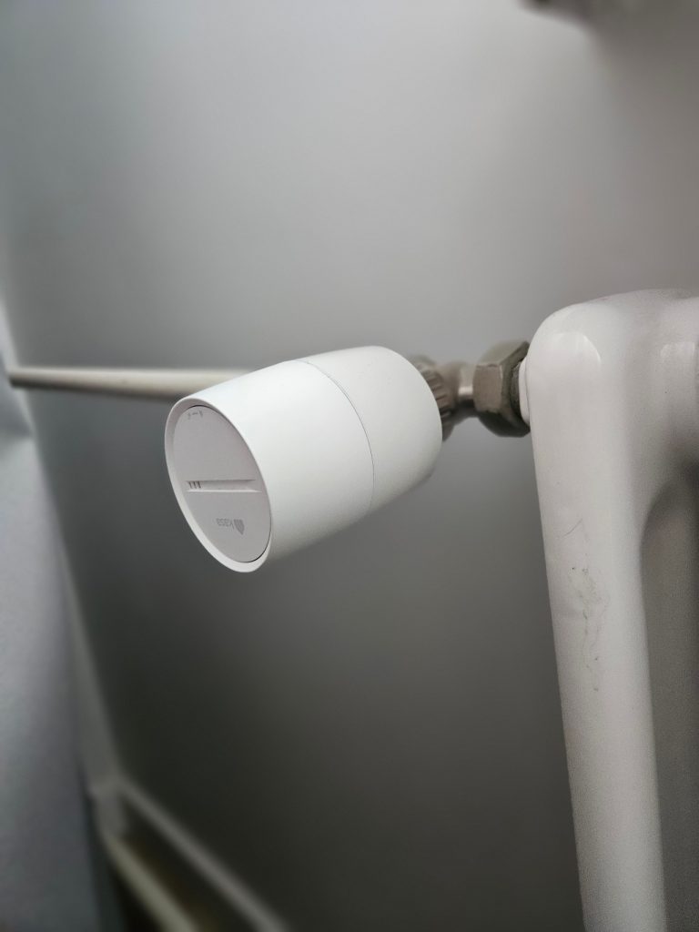 TP Link Kasa KE100 grzejnik 2 TP-Link Kasa KE100 w praktyce – wygoda i oszczędność w jednym urządzeniu