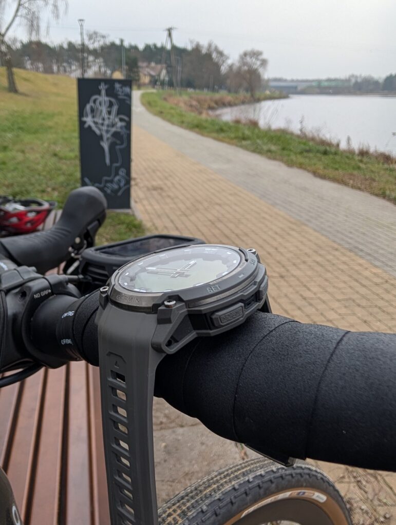 Garmin Instinct Crossover AMOLED