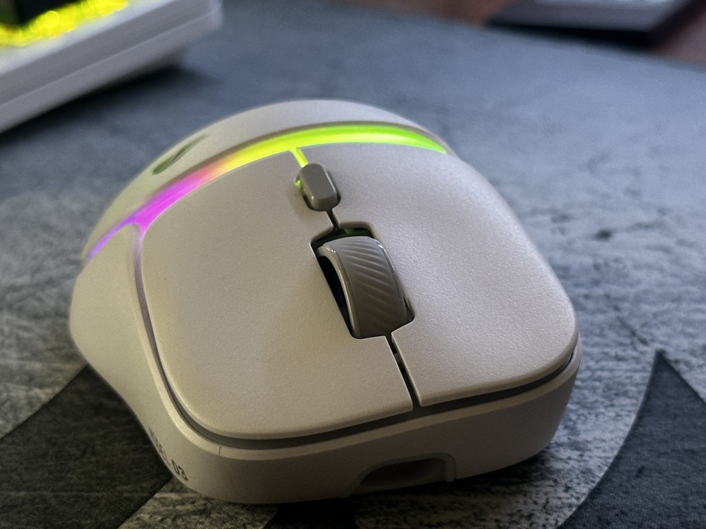 GLORIOUS Model D3 przyciski główne