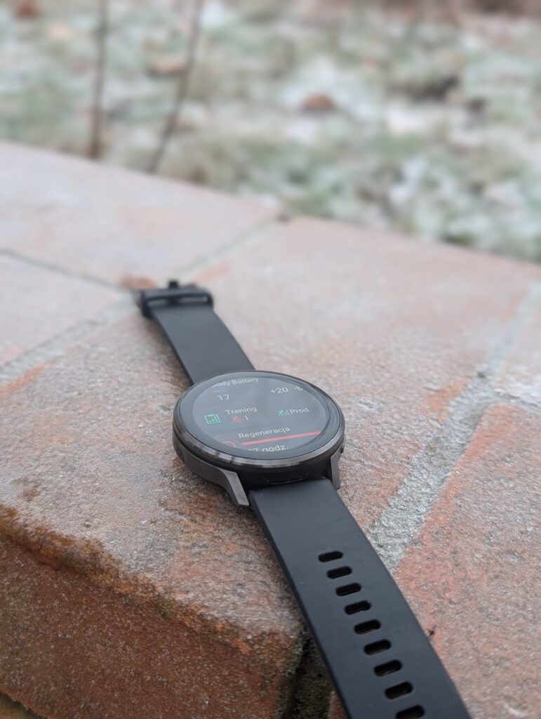 Garmin Venu 4 wyswietlacz Recenzja Garmin Venu 4 - Sportowy zegarek w stylowym wydaniu