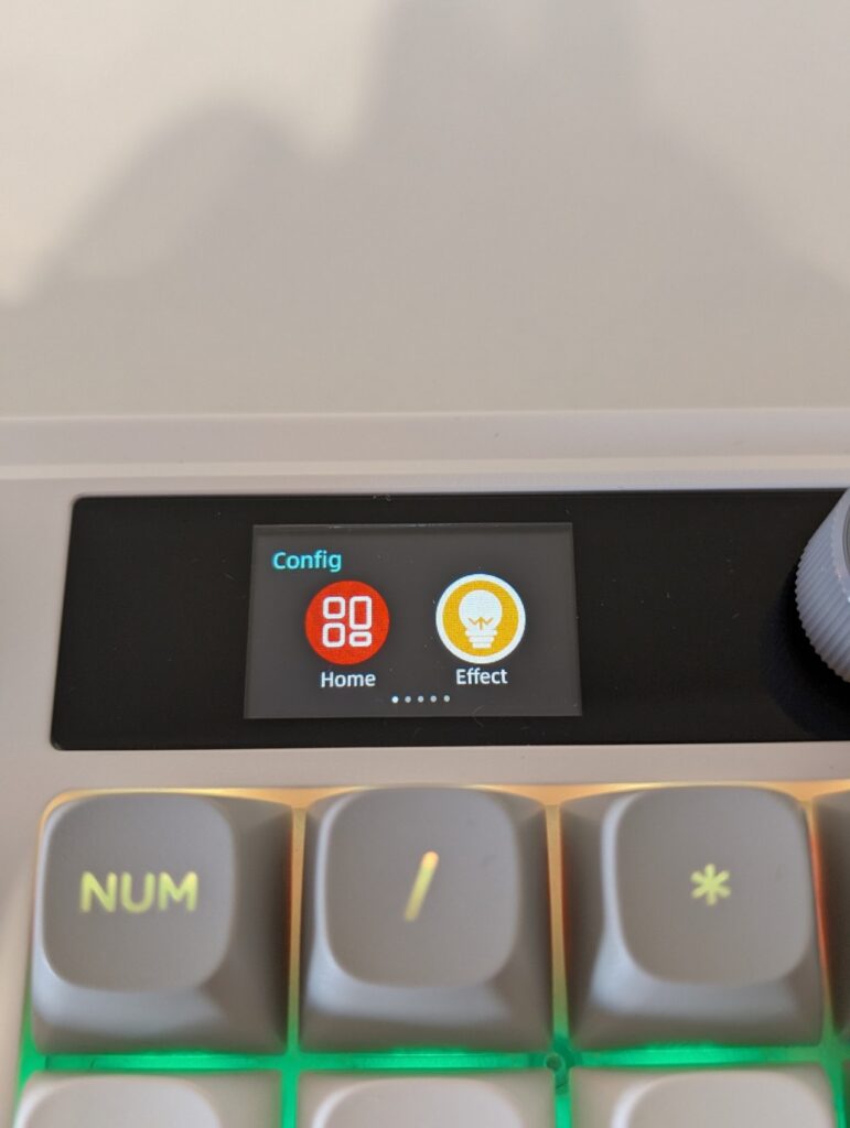 Redragon K719PK Galantin PRO lcd 2 Recenzja Redragon K719PK Galantin PRO - Klawiatura, która nie ma kompleksów wobec droższych modeli