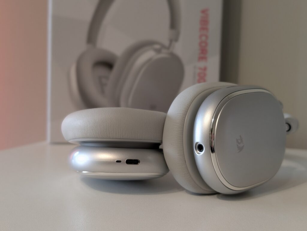 Słuchawki bezprzewodowe w kolorze srebrnym Redragon VibeCore 700N