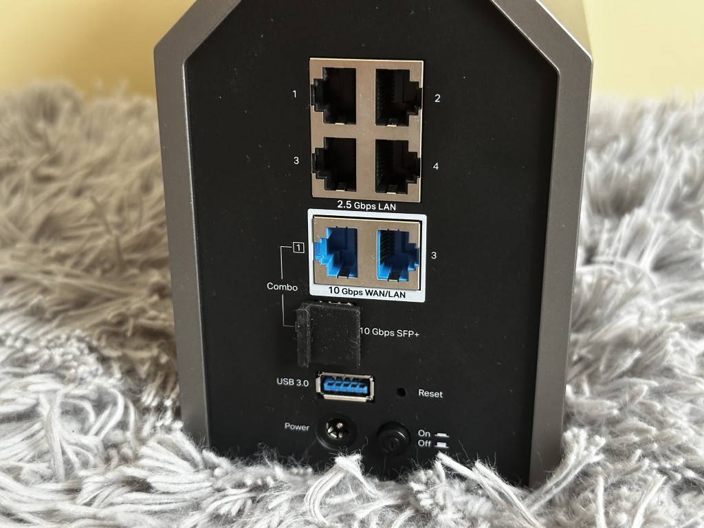 TP-Link Archer BE800 porty