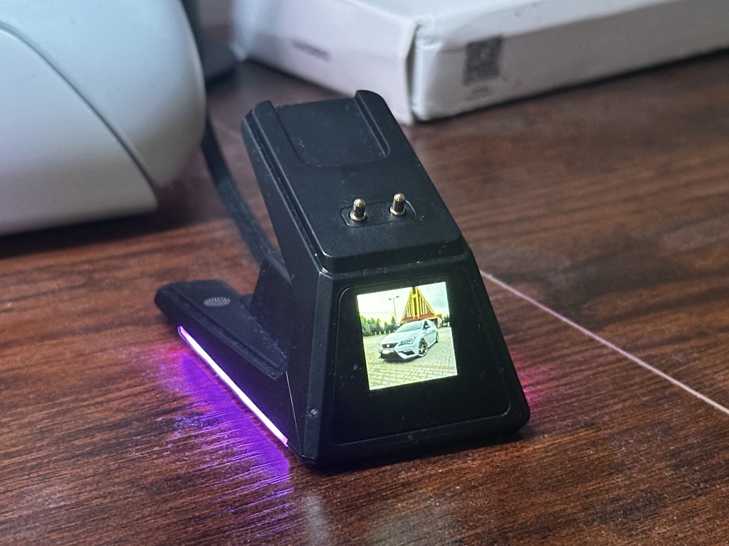 Secret Gear ZX1 Ultra Wireless stacja dokujaca ekran