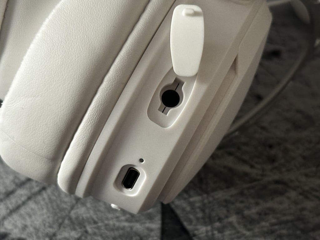 Nubi NH1 Pro Wireless złącza