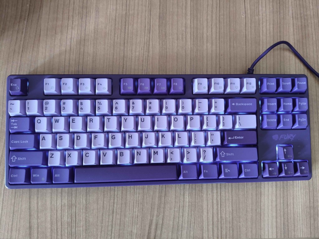 Fury K2 Kanabo front Fury K2 Kanabo – budżetowa klawiatura mechaniczna z liniowymi switchami
