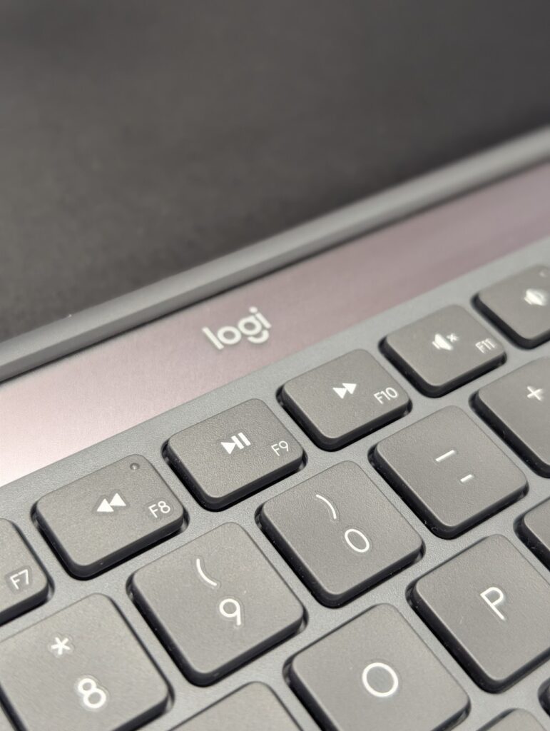 Logitech Slim Solar+
