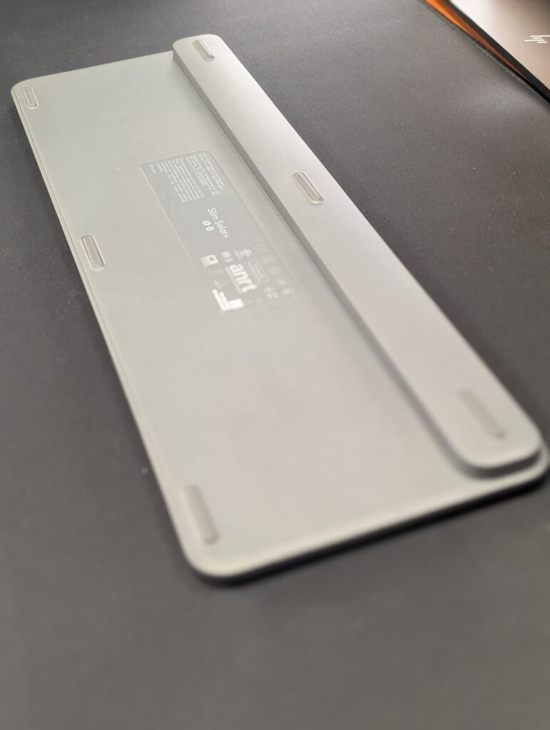 Logitech Slim Solar+
