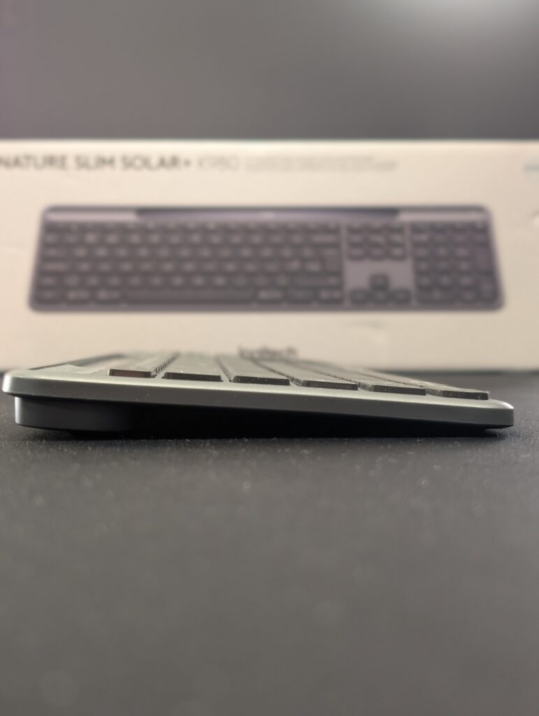 Logitech Slim Solar+