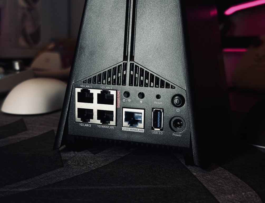 TP-Link Archer GXE75 złącza