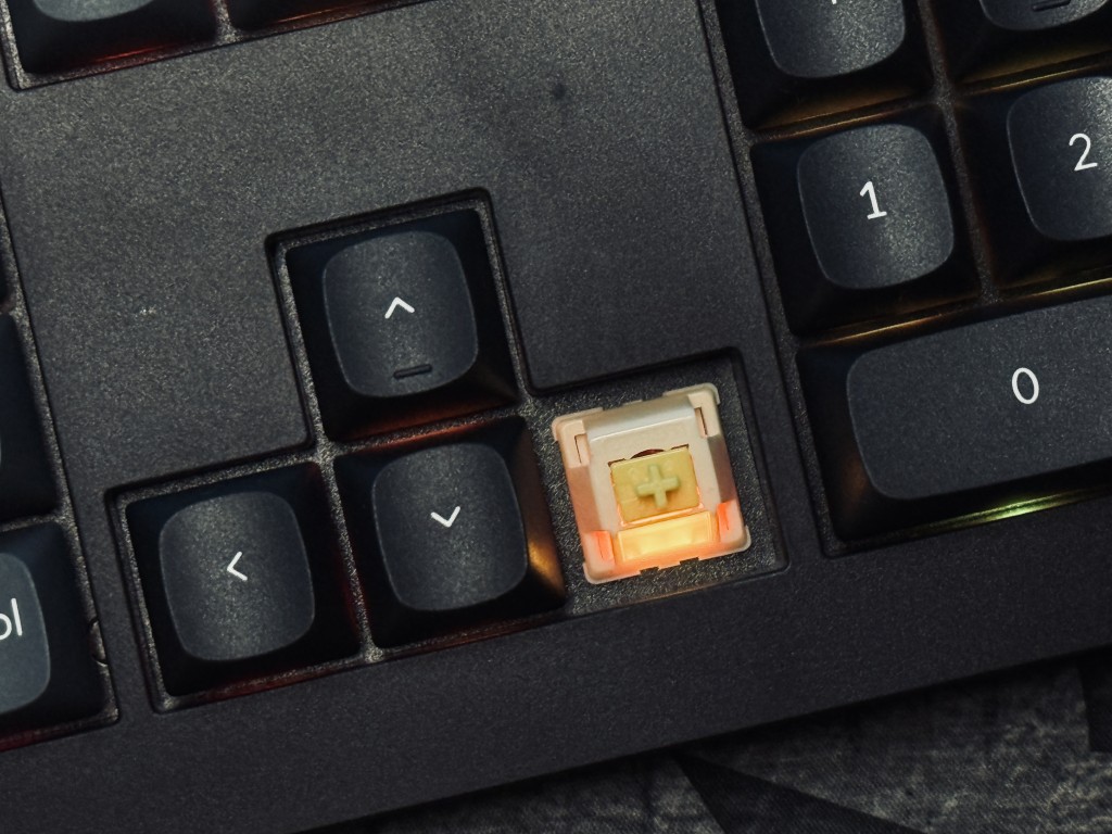 Keychron V6 Ultra 8K banana switch