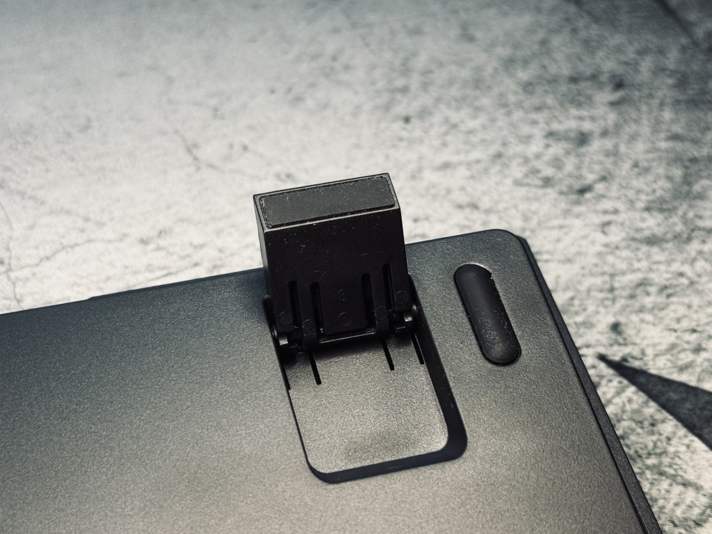 Keychron V6 Ultra 8K nóżka do regulacji kąta pochylenia