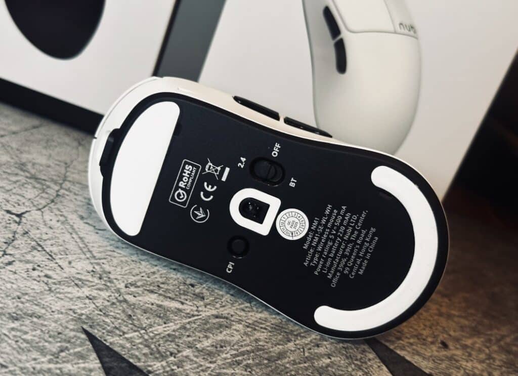 nubi nm1 se spód