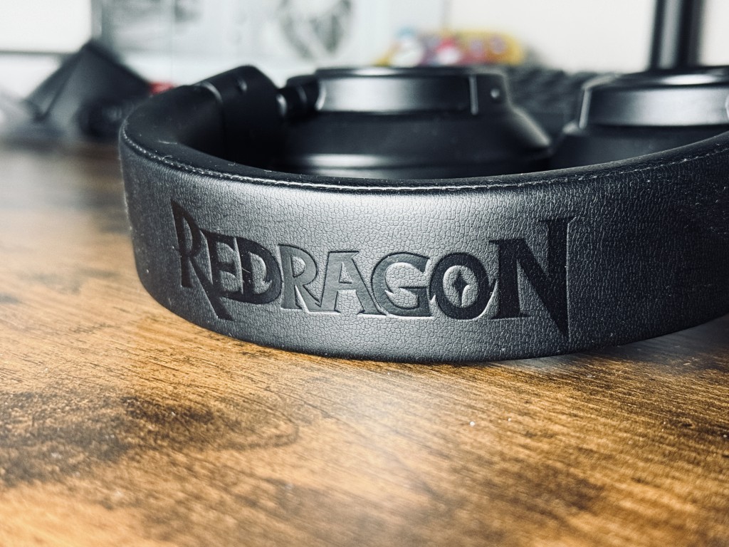 Redragon Spectra Pro logotyp na pałąku