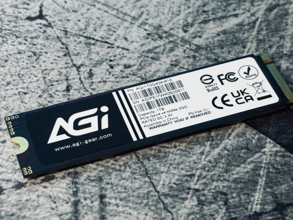 AGI AI818